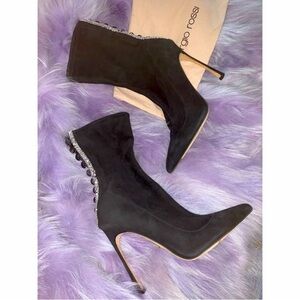 Sergio Rossi
Suede Crystal Embellishments Boots
Women's Size: 6.5